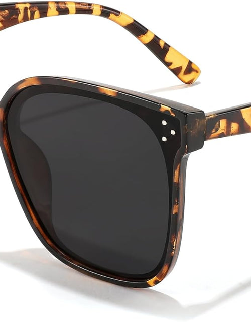 Load image into Gallery viewer, Retro Square Polarized Sunglasses Women Men Vintage Minimalist Shades B2600
