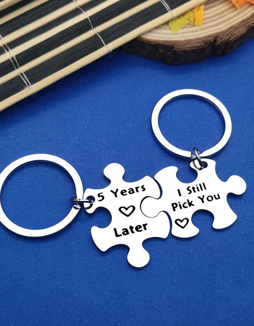 Load image into Gallery viewer, Cute Heart Shaped Keychains As Gift for Couple, Fashion Trendy Keychains for Car Key Decor, Trendy All-match Kawaii Accessories As B
