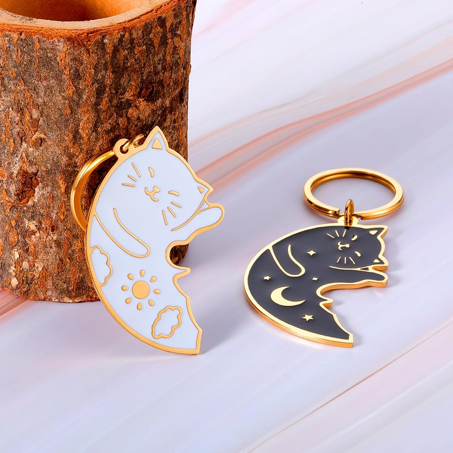 Cat Keychain, White + Gold, Modern Style, Unisex Keychain