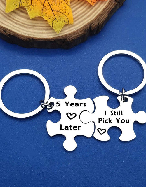 Load image into Gallery viewer, Cute Heart Shaped Keychains As Gift for Couple, Fashion Trendy Keychains for Car Key Decor, Trendy All-match Kawaii Accessories As B
