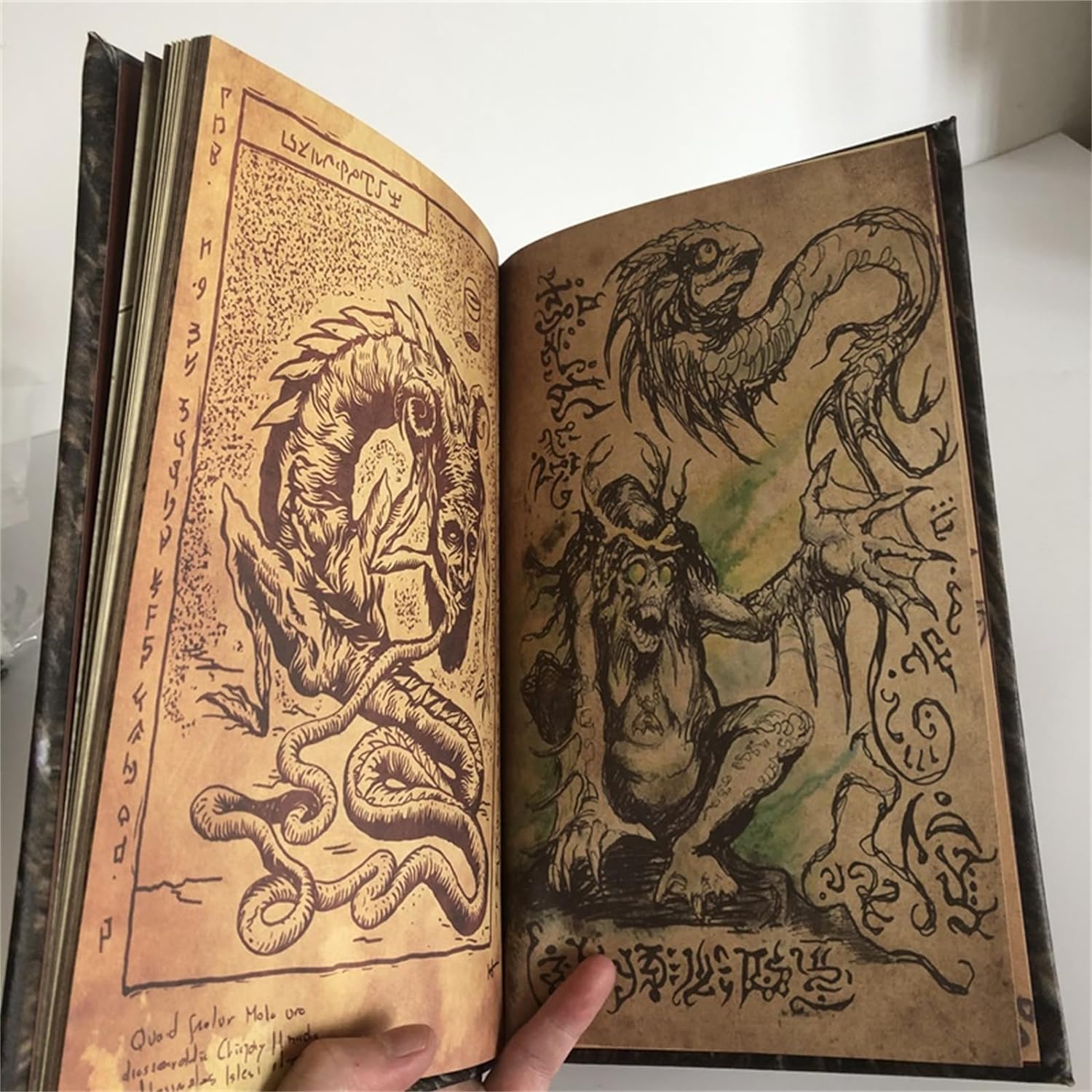 Necronomicon Dark Magic Book Evil Dead Altar Ceremony Prop Book for Collection Decor, 3D