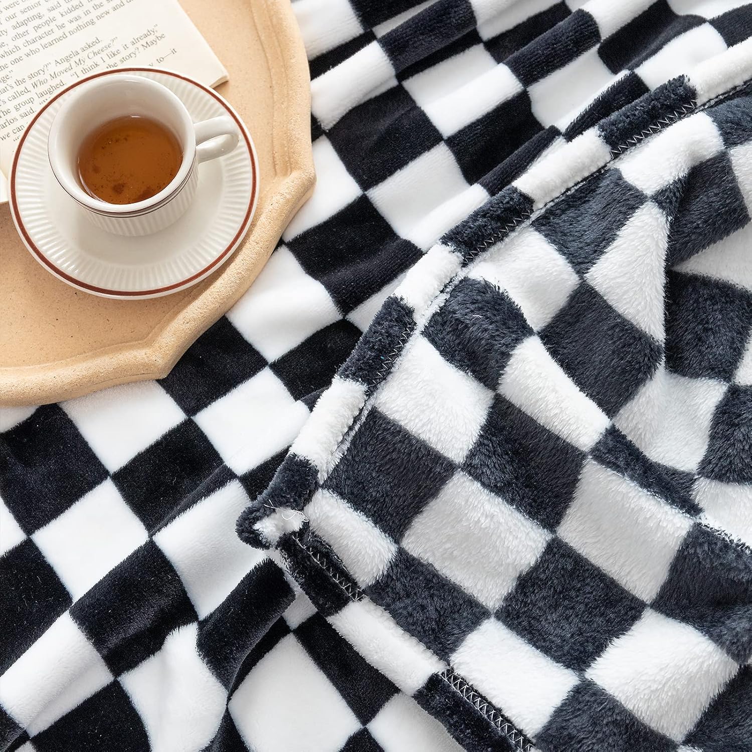 Flannel Blanket with Checkerboard Grid Pattern Soft Throw Blanket for Couch (Black, 50"x60")
