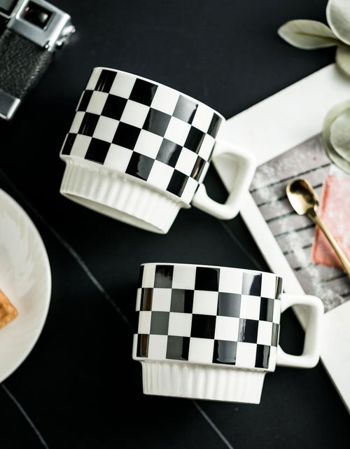 Load image into Gallery viewer, Stackable Coffee Mug Set of 4 with Rack 11 oz Tea Cup Set with Little Spoon (Black &amp; White Pattern)
