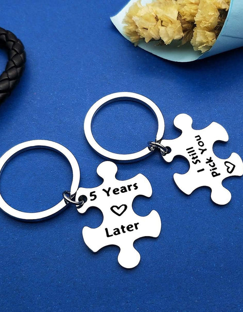 Load image into Gallery viewer, Cute Heart Shaped Keychains As Gift for Couple, Fashion Trendy Keychains for Car Key Decor, Trendy All-match Kawaii Accessories As B
