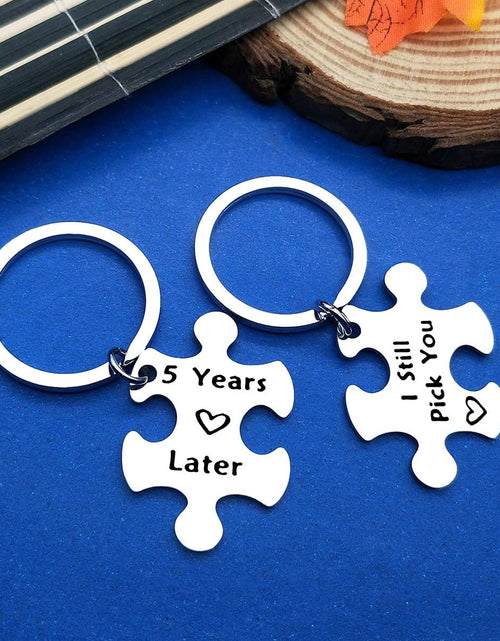 Load image into Gallery viewer, Cute Heart Shaped Keychains As Gift for Couple, Fashion Trendy Keychains for Car Key Decor, Trendy All-match Kawaii Accessories As B
