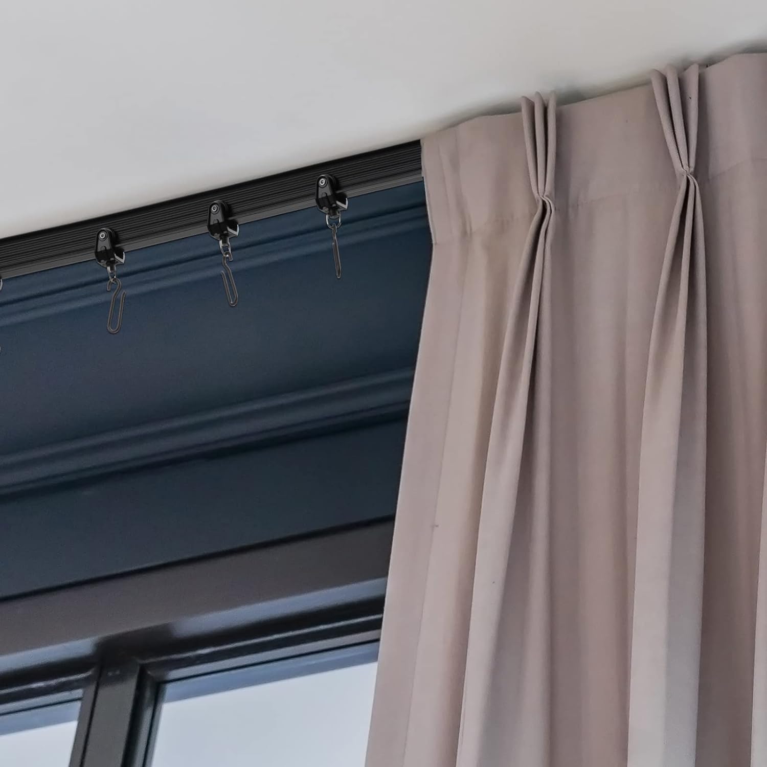 Bendable Ceiling Curved Curtain Track Flexible Ceiling Curtain Mount Soft Windows (Black, 5 Meter/ 16.4 Feet)