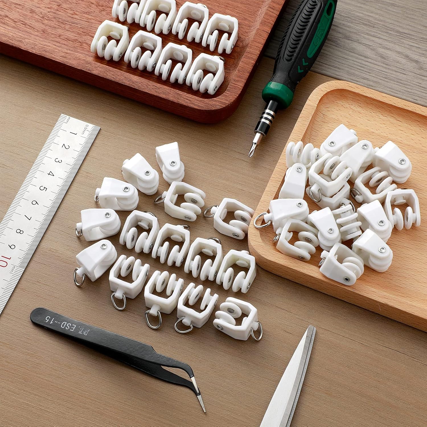 Curtain Track Hooks Flexible Bendable Clips 11 mm White Plastic Drapery Rail Gliders with Hooks (25 Pieces)