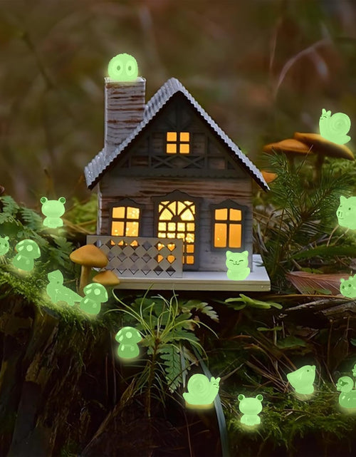 Load image into Gallery viewer, 90 PCS Mini Resin Animal Figurines Glow in The Dark Miniature Figurines
